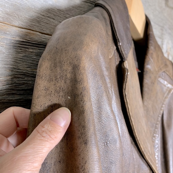 Danier Distressed Brown Leather jacket - Picture 9 of 12